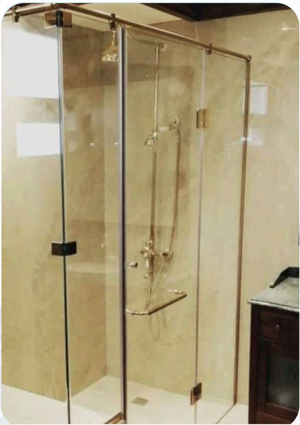 قواطع زجاج حمامات
